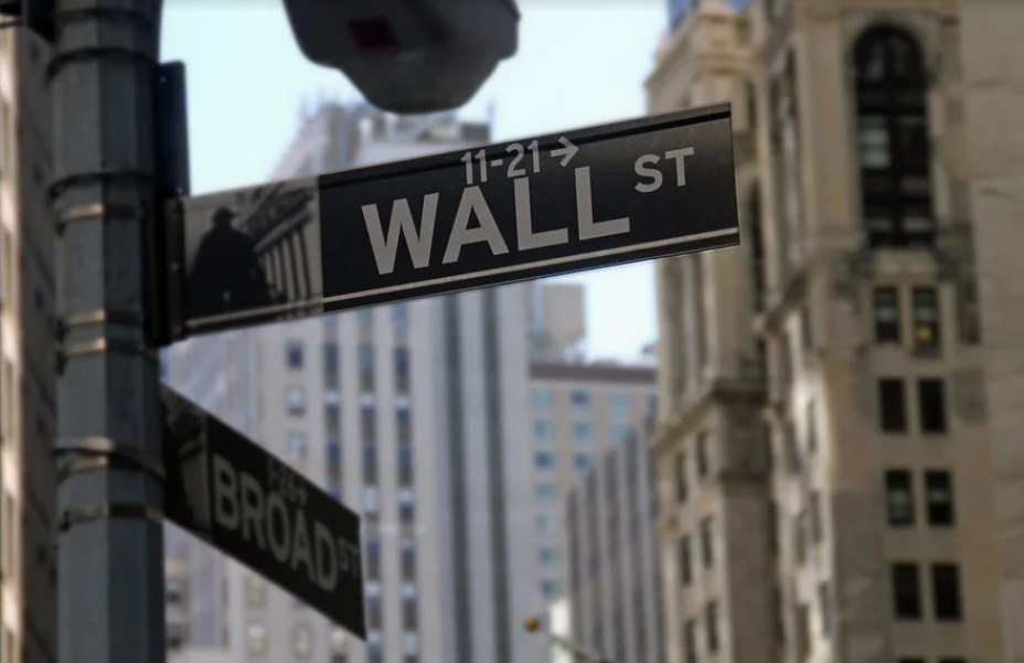 Wall Street výrazně oslabuje po ztroskotání vyjednávání mezi Ukrajinou a Ruskem