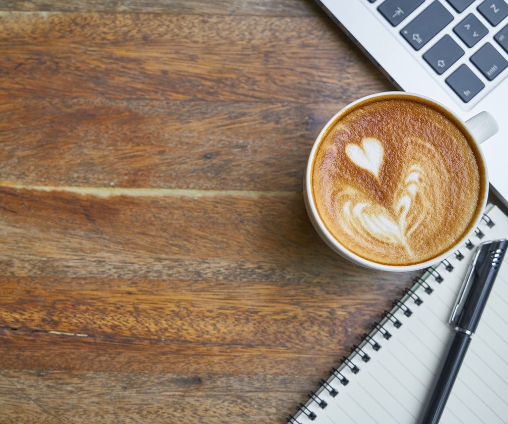 Údajná žádost Ruska o pomoc Pekingu podnítila výprodeje na čínských technologií, evropské futures jsou v zeleném