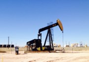 Nové obavy z covid-19 posílají futures hluboko do červeného, ropa po dohodě OPEC+ klesá