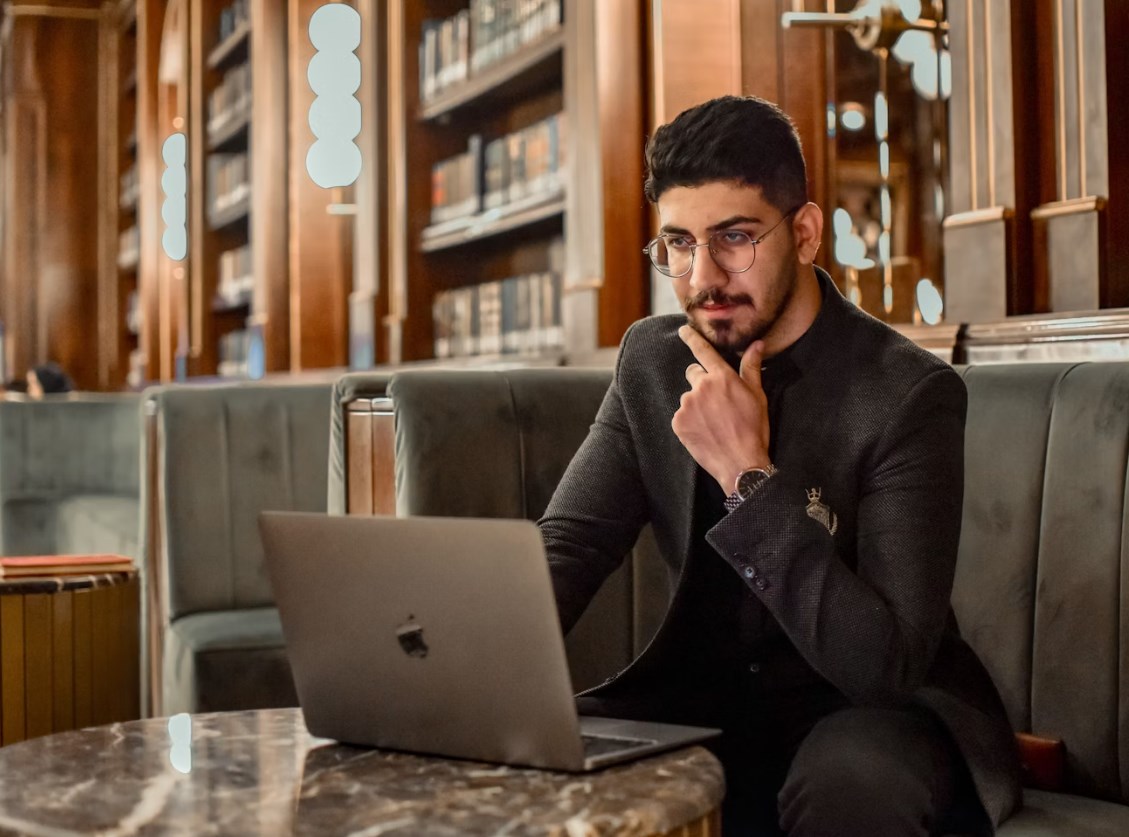 Fed a tři velké techy naráz. Trhy před klíčovými informacemi zůstávají příznivě naladěné