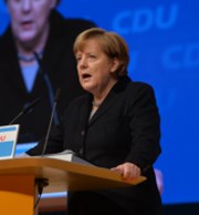 Merkelová po Trumpově návštěvě Evropy: Už se nemůžeme spoléhat na ostatní, musíme vycházet i s Ruskem