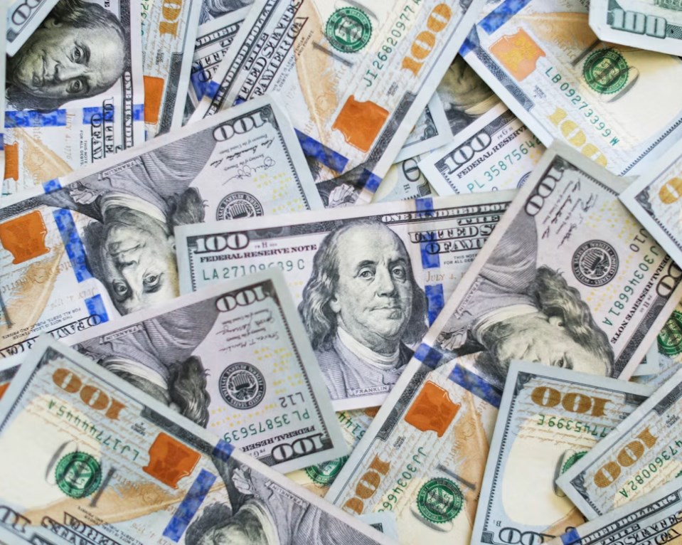 Americká vláda si půjčuje nejdráže za čtvrt století. Trh ztrácí trpělivost s vysokými deficity