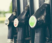 PKN Orlen bude odebírat ropu od Saudi Aramco a koupí 144 čerpacích stanic MOL. Aramco koupí aktiva polské Lotos