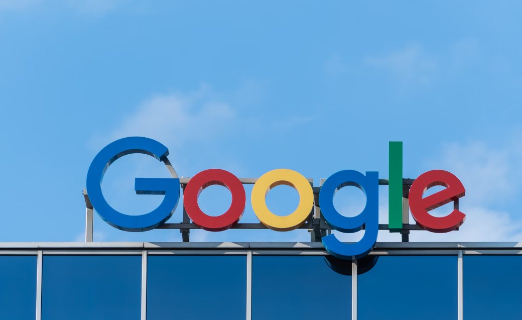 Alphabet míří na kapitalizaci 2 bilionů dolarů, zatímco investoři oceňují pokrok na umělé inteligenci