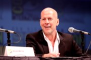 Víkendář: Bruce Willise na záchranu Země nepotřebujeme, misi AIDA ano