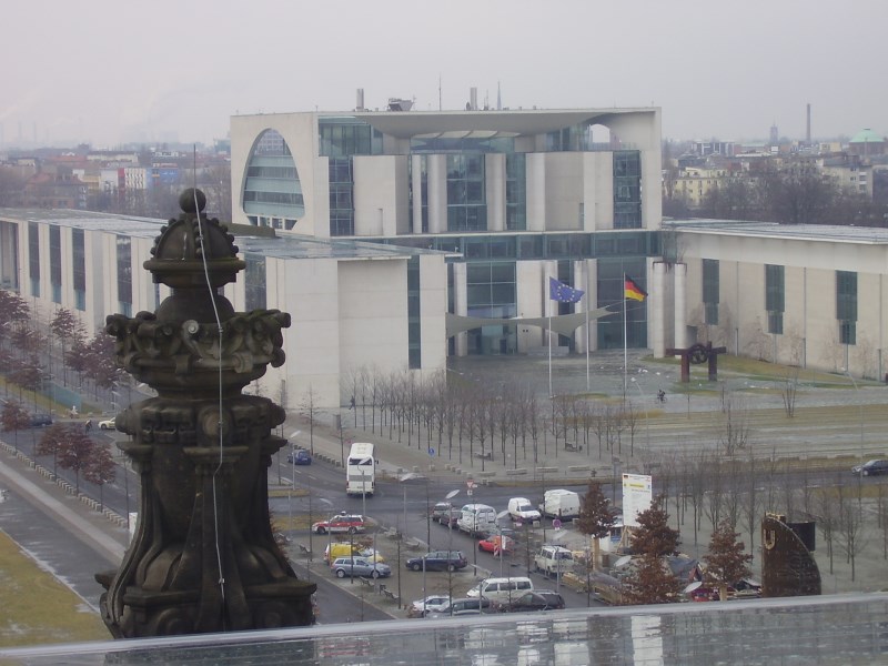 Procentní zisk přinesli dnes Evropě automobilky a komoditní producenti