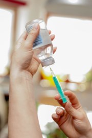 Pfizer letos prodá vakcíny proti COVID-19 za asi 15 mld. USD