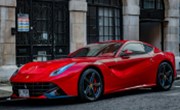 Provozní zisk výrobce luxusních vozů Ferrari překonal odhady