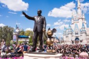 Akcionáři Foxu schválili prodej zábavních aktivit firmě Disney