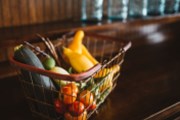 V britských supermarketech je méně dováženého zboží, spotřebitelé se chovají jako v dobách recese
