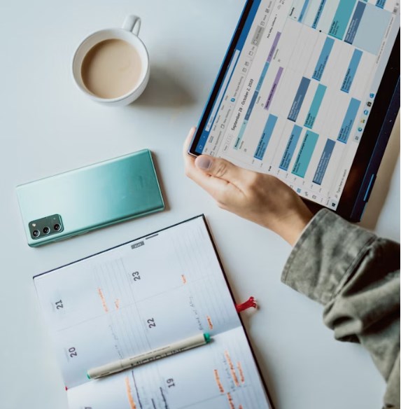 Týdenní výhled: Nový útok na Fed a začátek výsledkové sezóny