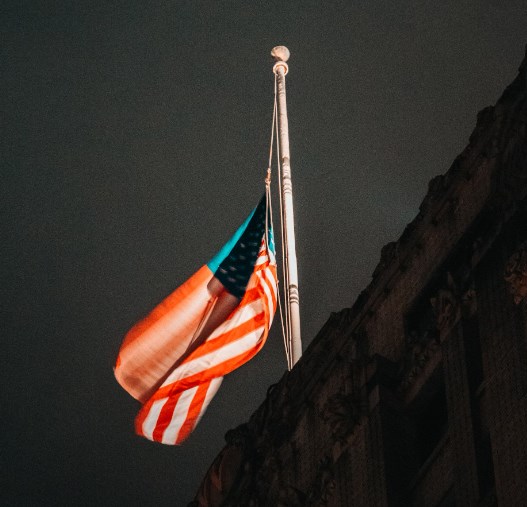 JPMorgan zvyšuje šanci na recesi v USA na 35 % do konce letošního roku