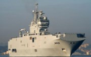 Putin a Fillon hovořili o koupi francouzské válečné lodě Mistral