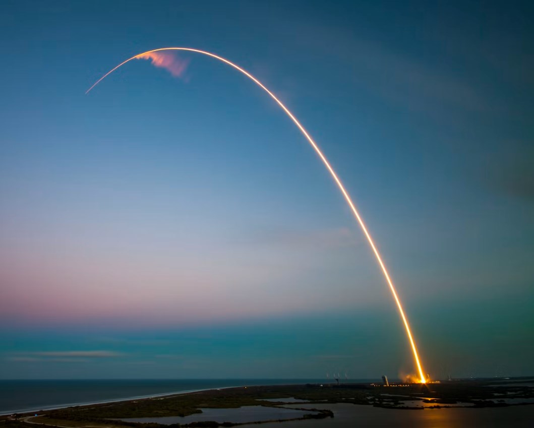 SpaceX překonala Amazon a krátce i Microsoft. Její růst ale stojí na křehkých základech