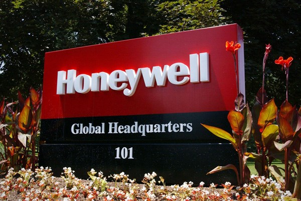 Honeywell - solidní výsledky ve 2014, potvrzuje ambiciozní plány na 2015