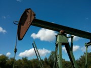 Těžba OPEC je kvůli sankcím USA vůči Íránu nejnižší od roku 2015