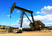 OPEC+ od května postupně začne navyšovat těžbu ropy