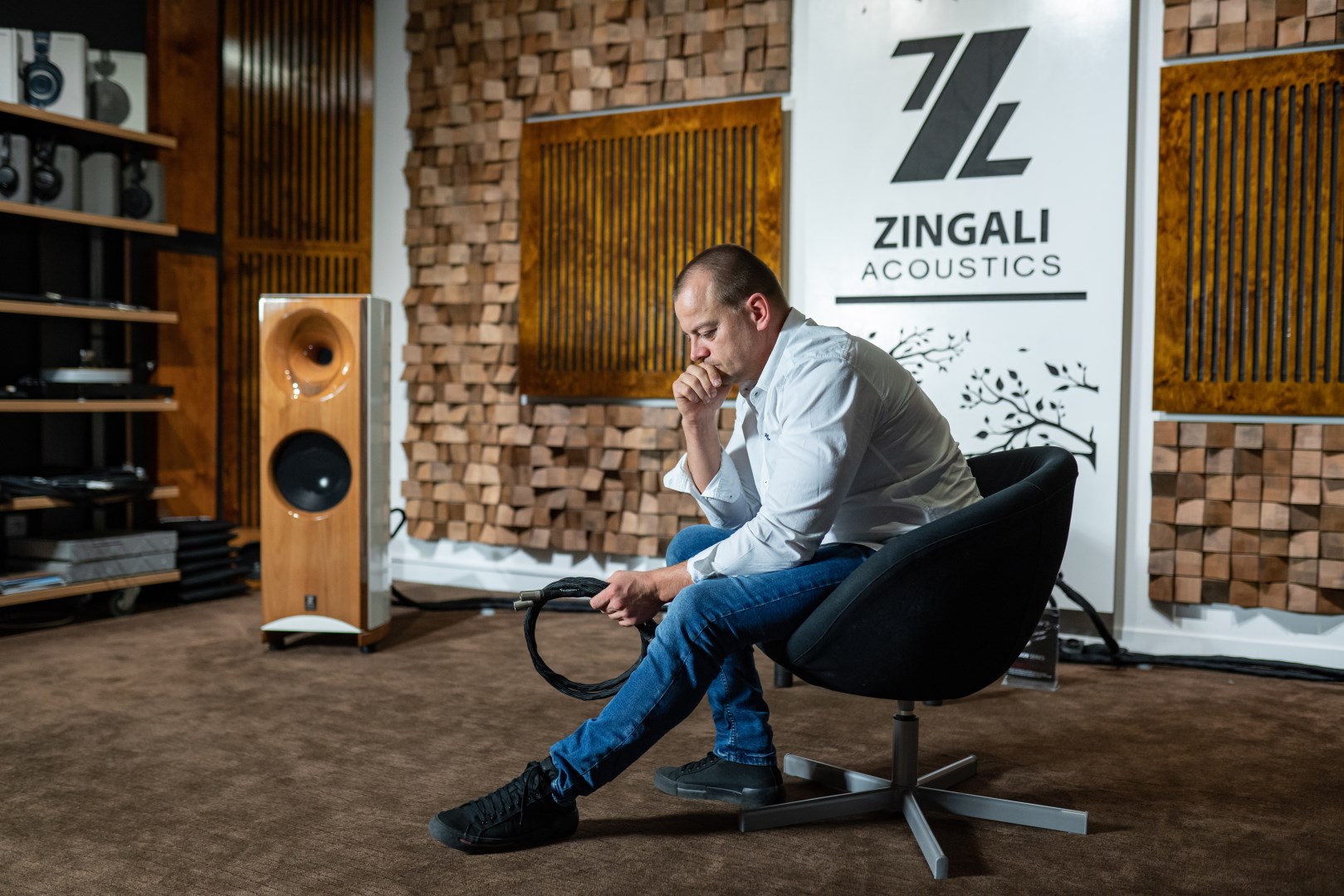 Cesta za dokonalým zvukem: Jiří Pavelka vyrábí audiokabely i za 450 tisíc korun