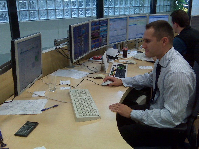 Většina středoevropských trhů nestihla zareagovat na americkou rally; PX mírně v plusu; konflikt v Gruzii poslal ruský trh dolů