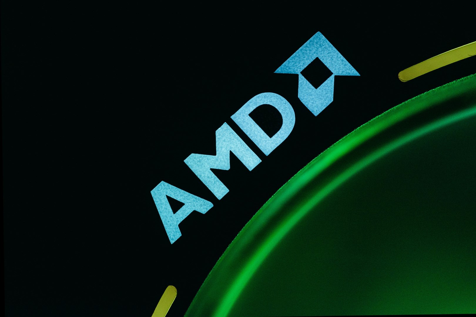 AMD roste, náklady také. Klíčový bude úspěch MI4XX