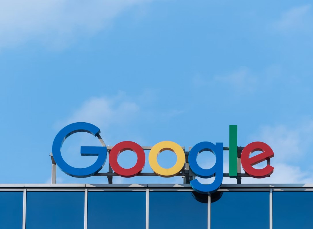 Zatímco se čeká na Google, ropa poskočila výš a opatrnost se vrací