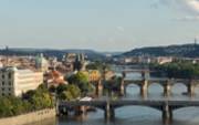Klid v Praze, nervozita v USA