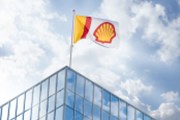 Společnost Shell slibuje další zpětné odkupy, zvyšuje dividendu při poklesu zisku