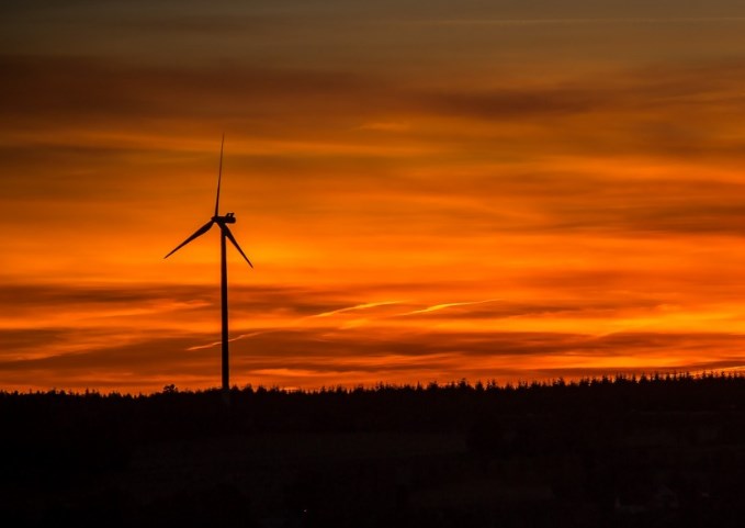 Vysoké ceny elektřiny oživují obavy z globální recese, futures jsou dnes červené
