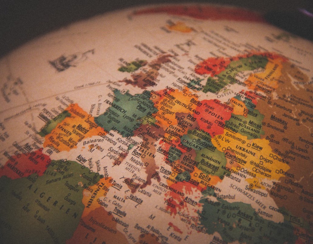 Evropské akcie by mohly letos překonat USA, domnívá se jeden z největších býků na Evropu