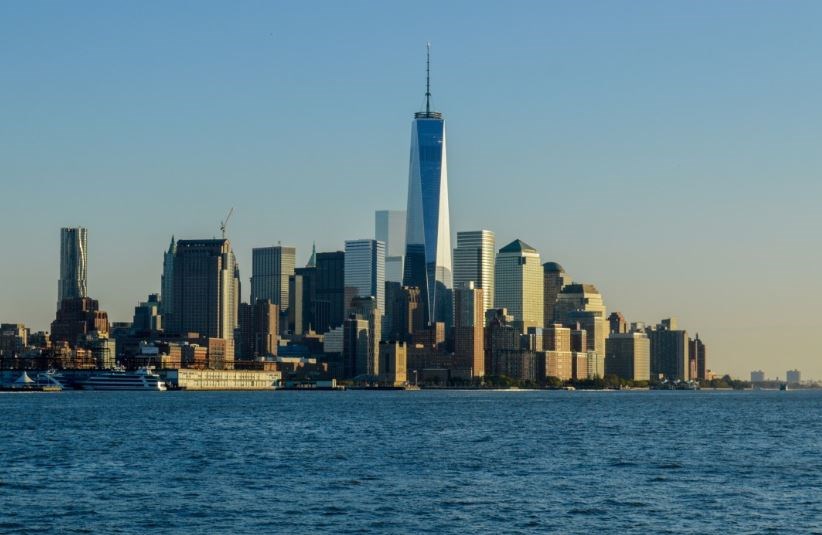 Optimismus v zámoří nabírá na síle, ale dolar dnes padá proti hlavním měnám i zlatu