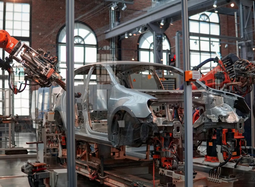 Merz: Uděláme vše, aby nenastal „tvrdý předěl“ v automobilovém průmyslu