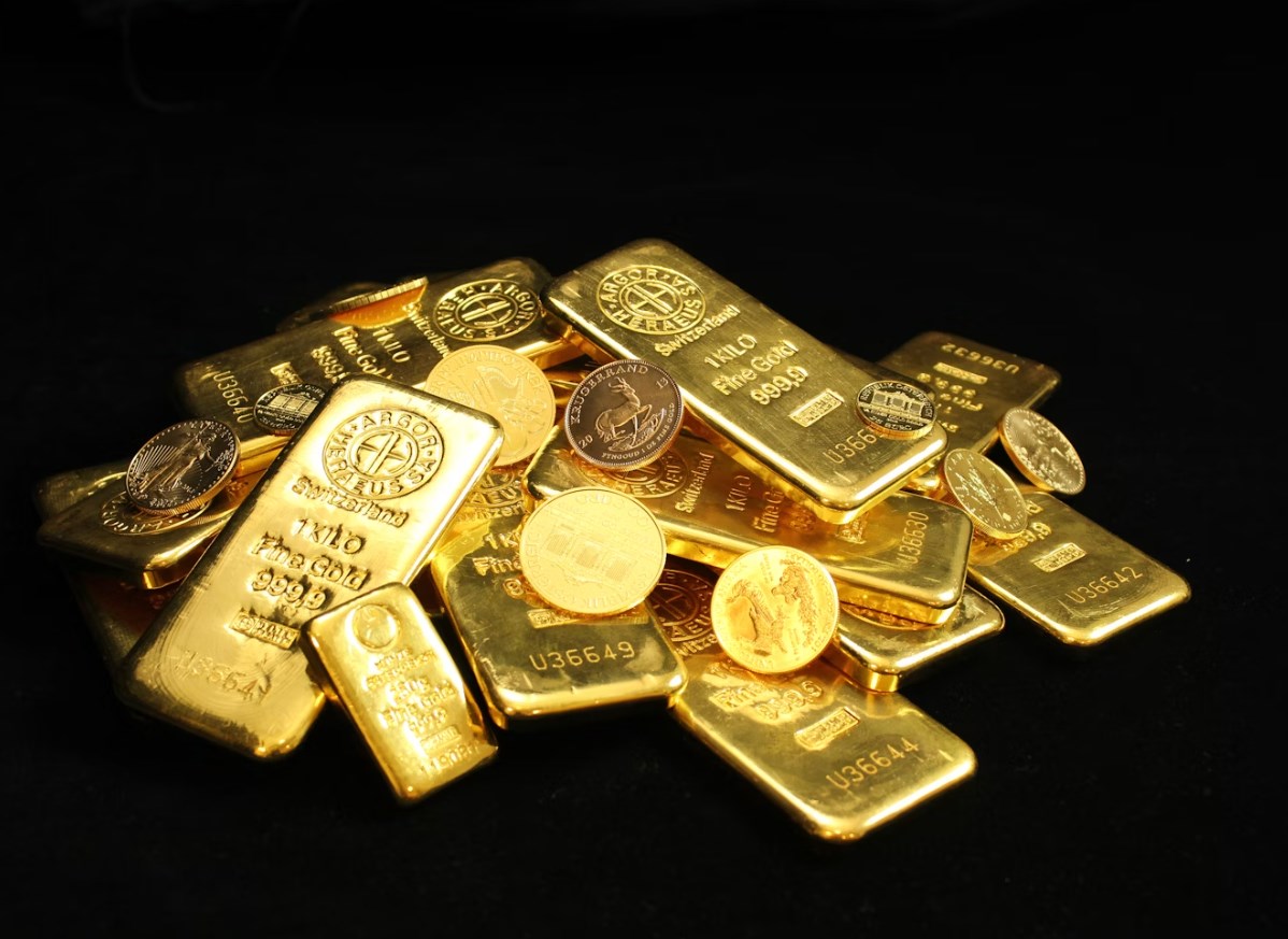 Dva scénáře restrukturalizace ČEZ, další vlna celní roztržky USA-Čína a zlato na novém rekordu