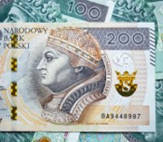 Průzkum Reuters: Hvězdný růst na koruně a forintu končí, koruna do roka oslabí na 24 k euru. Polský zlotý již vše negativní nacenil