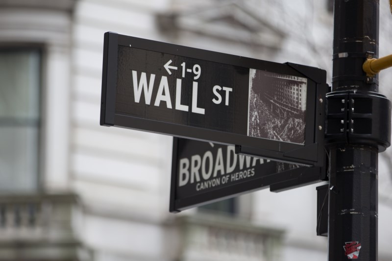 Obchodování na Wall Street: Klesá volatilita, ale také indexy s výjimkou DJIA