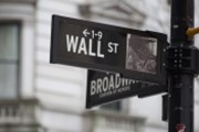 Obchodování na Wall Street: Klesá volatilita, ale také indexy s výjimkou DJIA