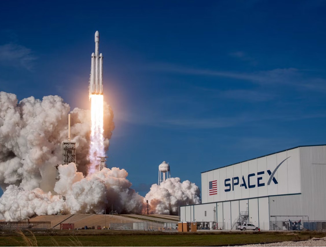 Hodnota akcií SpaceX a „valuační“ informační šum