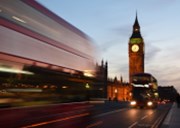 Rozbřesk: Britské penzijní fondy mají podle guvernéra Bank of England čas do pátku
