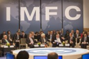 MMF zvedá výhled růstu globální ekonomiky. I díky daňové reformě v USA