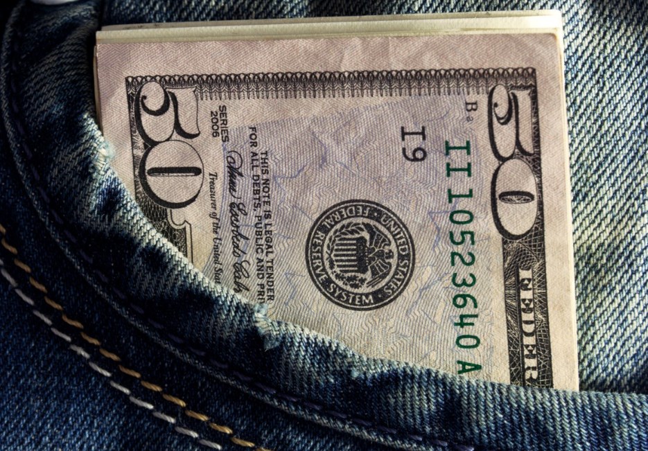 Americká ekonomika ve třetím kvartálu rostla o 2,9 procenta anualizovaně, výdaje spotřebitelů zůstaly stabilní