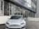 Tesla omezí plány na uzavírání prodejen, ale zdraží svá auta
