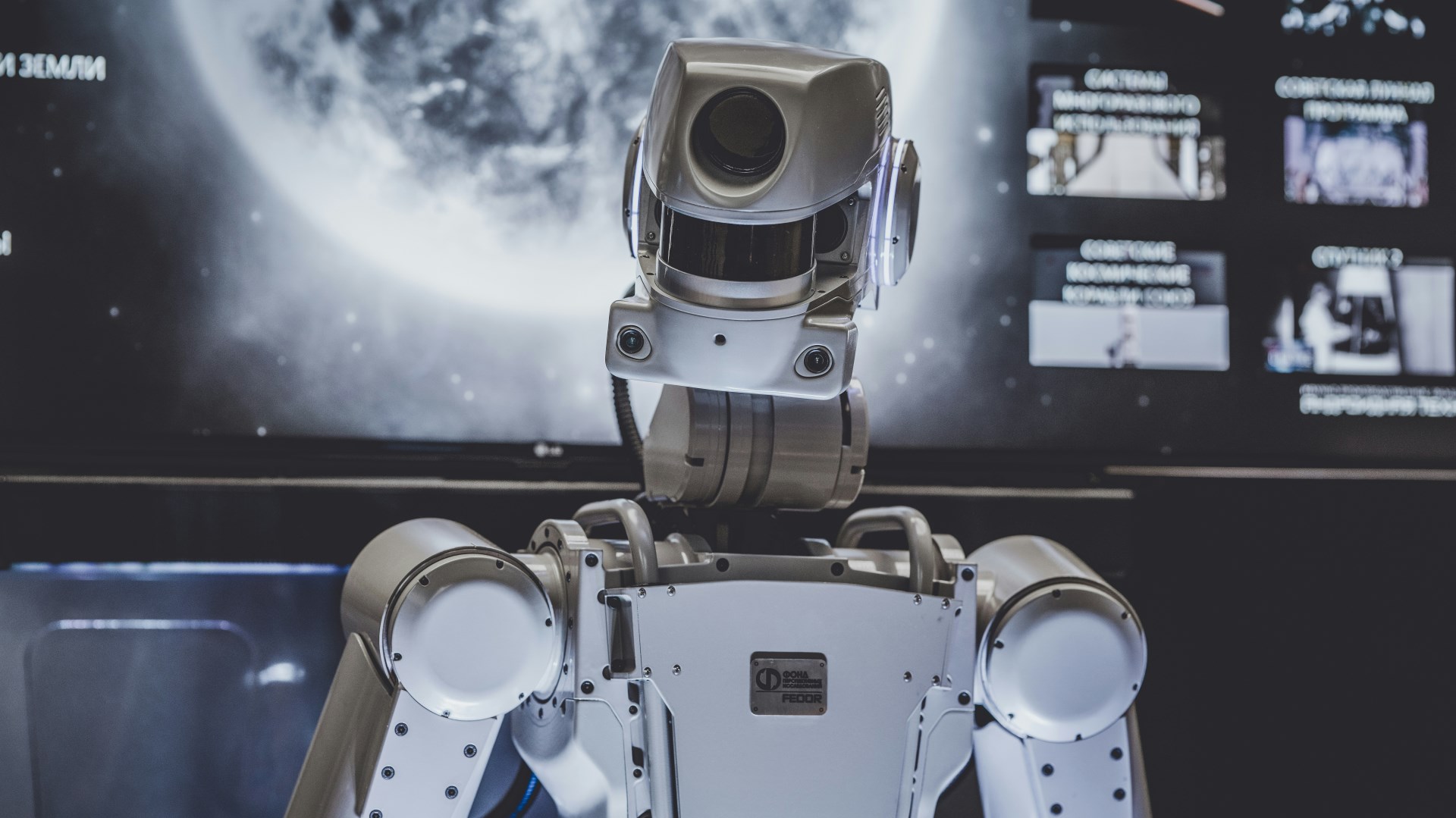 Trhu s humanoidními roboty vládne Čína. V prvním pololetí se postarala o více než 97 % světových dodávek