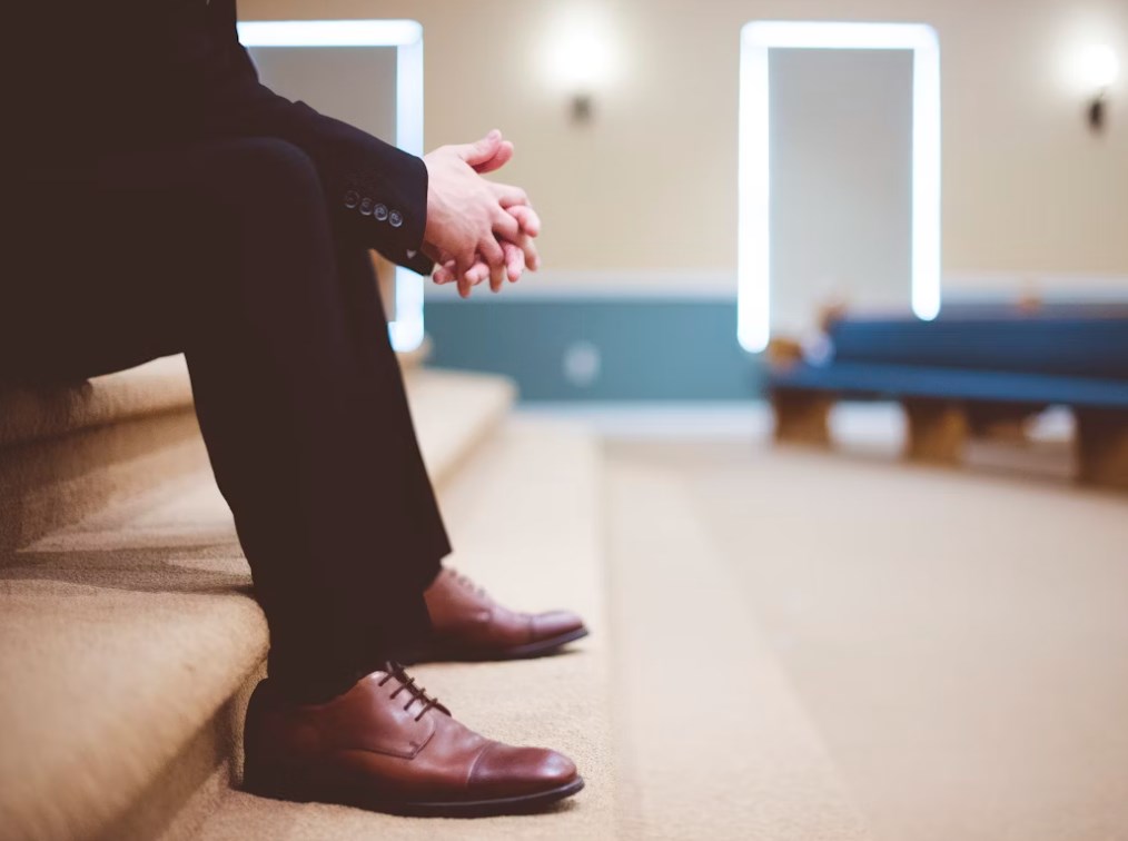 Akcie dopoledne příliš neoceňují dobré zprávy a čekají na americkou inflaci