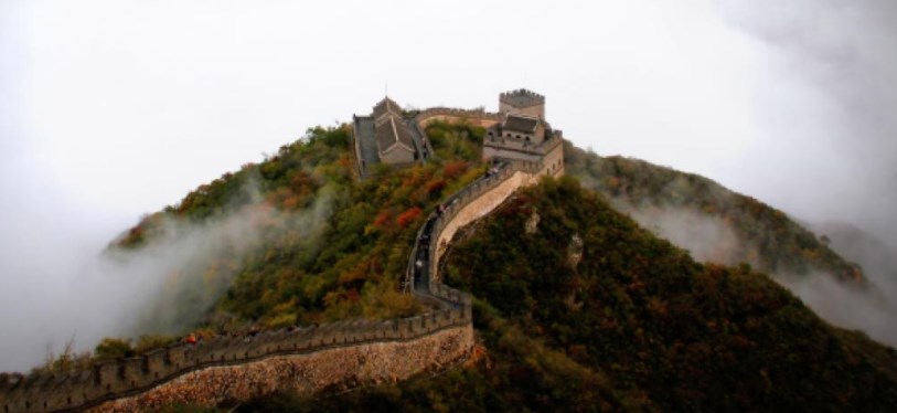 Nejprve čínská rána, pak snaha o zotavení. Dolaru nesvědčí averze k riziku