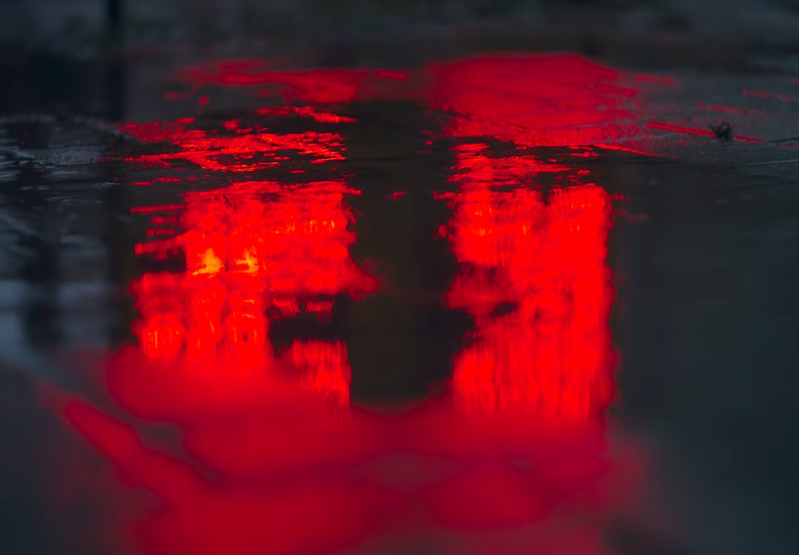 Úterní obchodování odpoledne zrudlo