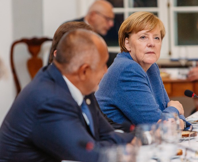 Rozbřesk: Německá politická krize může dopadnout na euro i na korunu