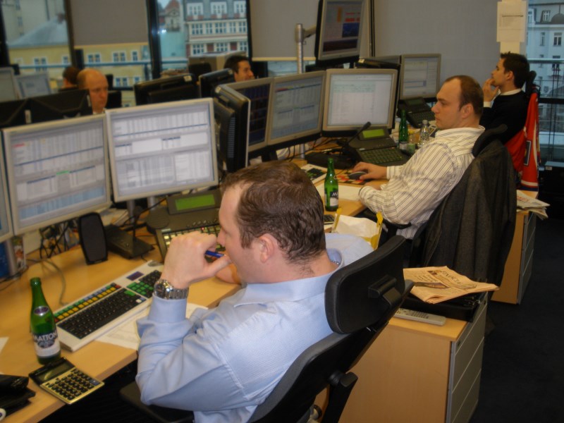 V Praze je zájem o ČEZ, Maďarsko drží nahoře Gedeon Richter a Magyar Telekom, Polsko stahují níže banky