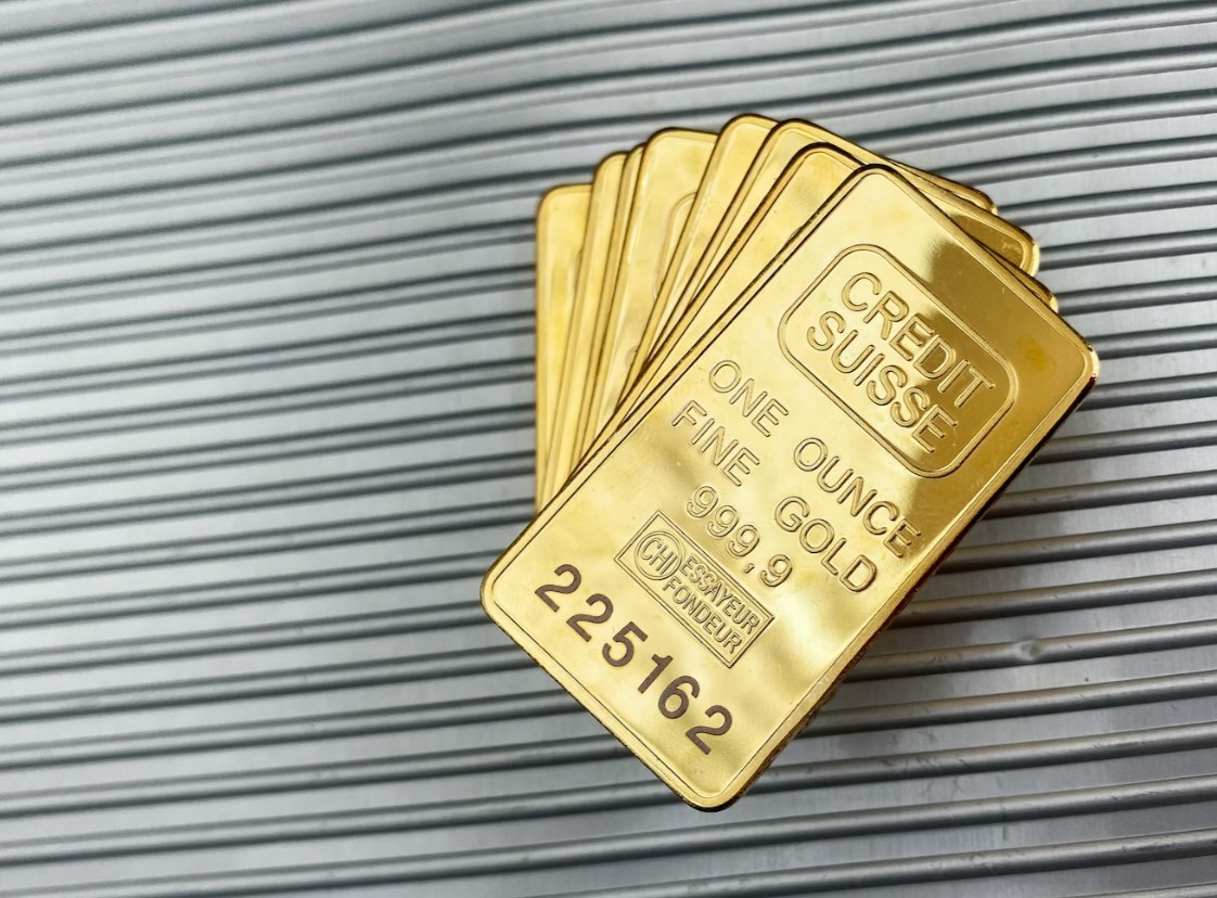 Po exodu hotovosti varuje Credit Suisse před značnou ztrátou v roce 2023. Akcie reagují poklesem