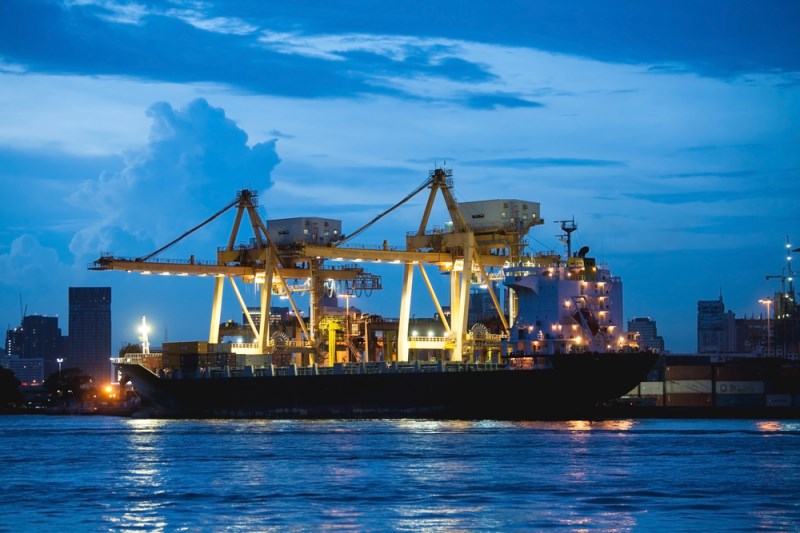 Obchodní válka se rozrůstá na moře, USA a Čína si vzájemně účtují dodatečné přístavní poplatky