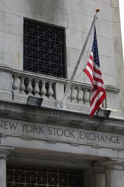 Futures na Wall Street rostou při nadějích, že centrální banky uklidní situaci na trzích