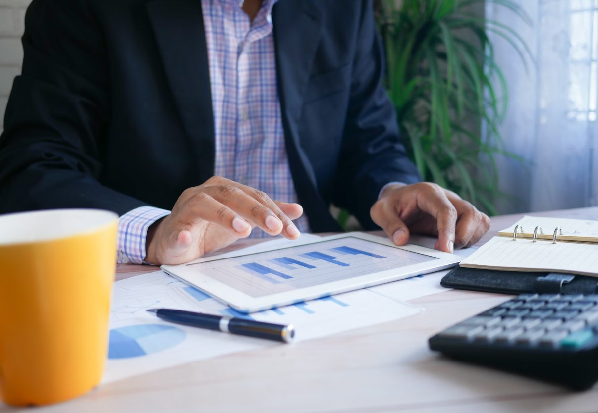 Investoři vyhlíží dnešní čísla o americké inflaci, šílenství na meme akciích je zpět a futures jsou zelené